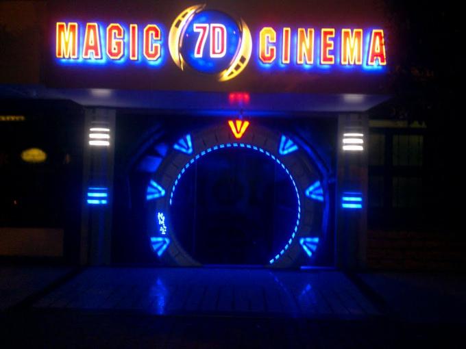 Rain Snow Bubble XD Movie Theater , 6 DOF Electric Platform 7D Interactive Theater 1